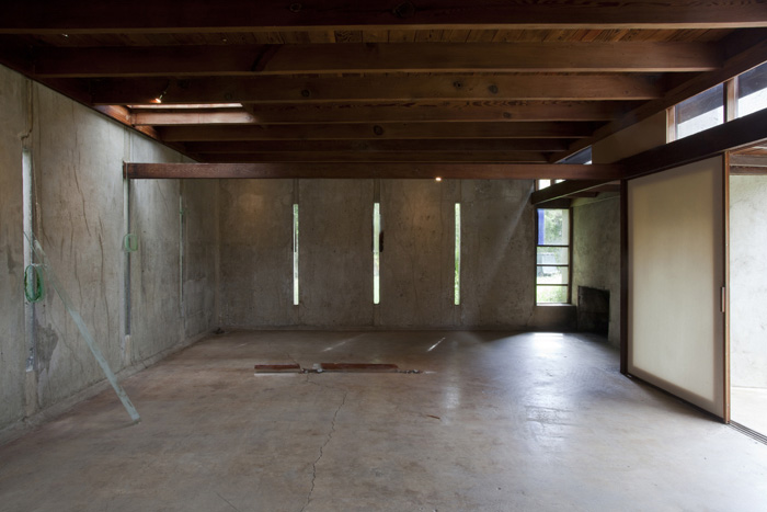 Studio One, Schindler Lab, 2011, glass and concrete, dimensions of pieces vary